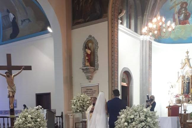 No altar que tudo acontece!