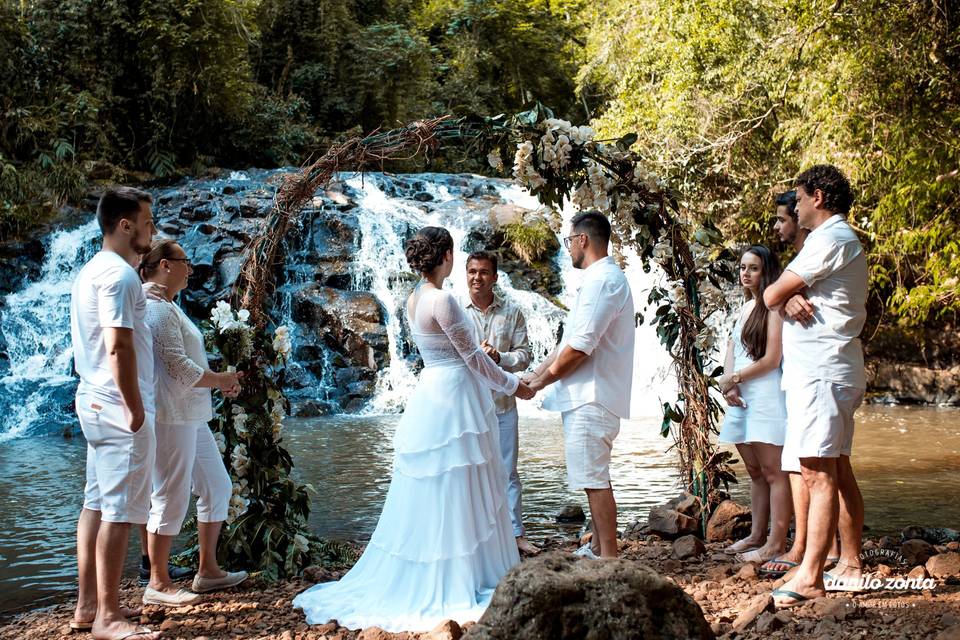 Casamento na cachoeira
