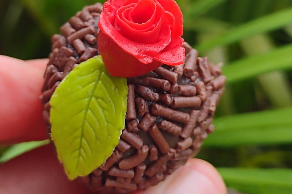 Brigadeiro Rosa Vermelhas l