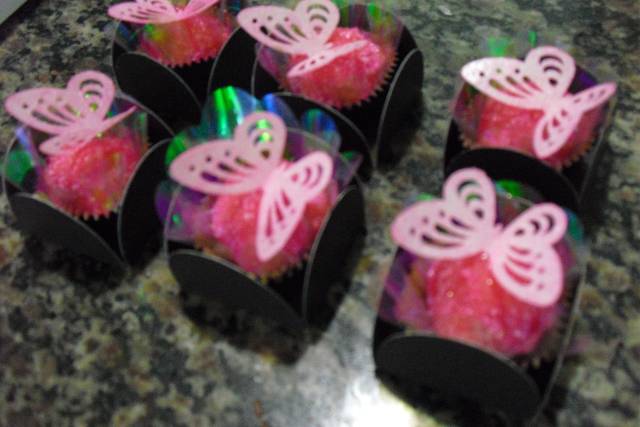 Doces com borboletas comestive