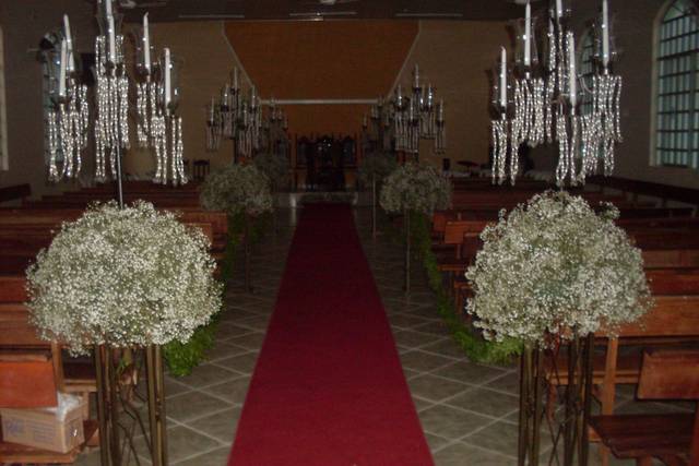 Decoração igreja com gipsofila