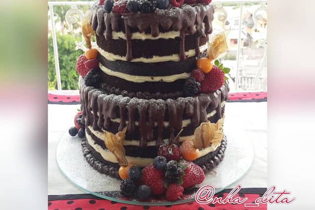 Naked Cake Chocolate e Frutas