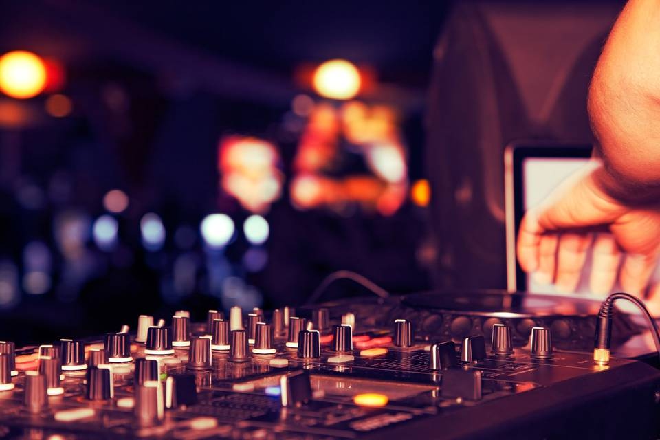 Djs para festas