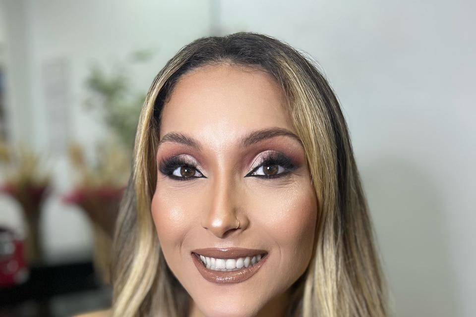Cut crease