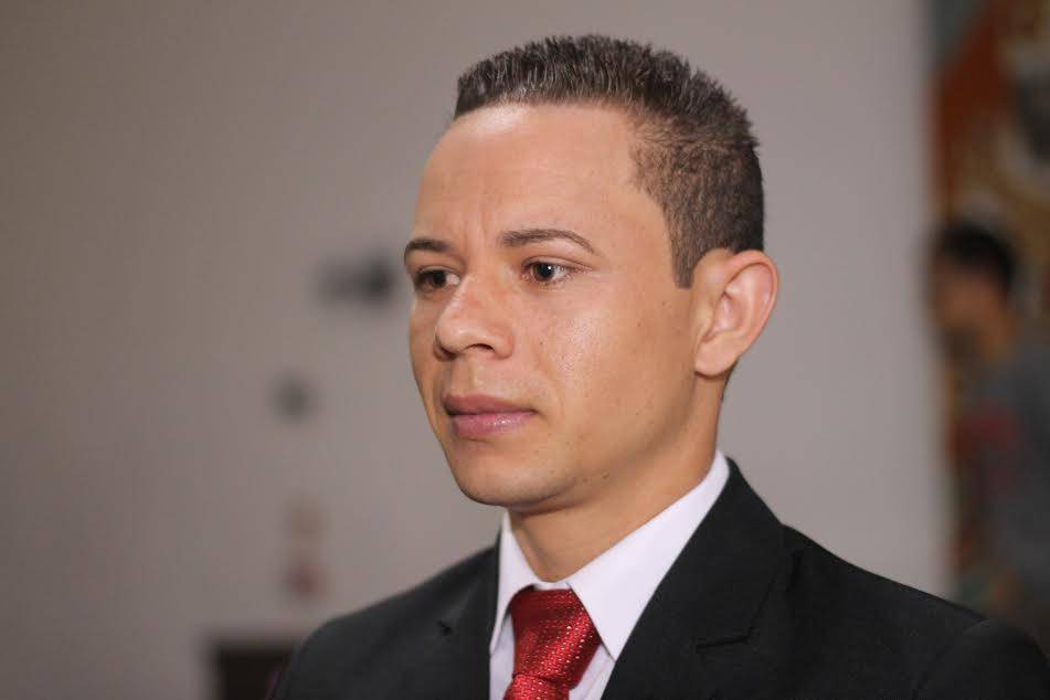 96782253-bdc1-Emoção-a432-c086eee7c323