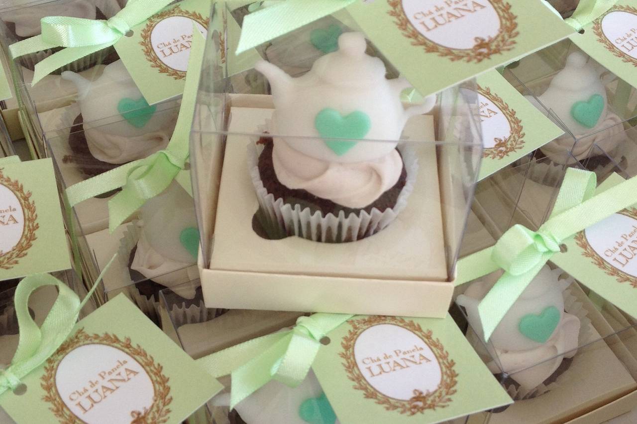 Confeitaria da Luana  Bolo personalizado e cupcake decorado