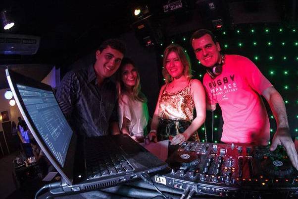 DJ qualificados