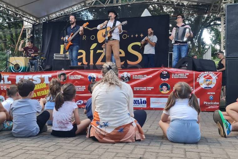 Banda Projeto Raízes