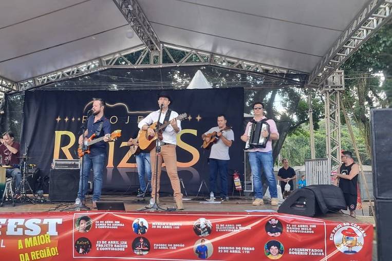 Banda Projeto Raízes