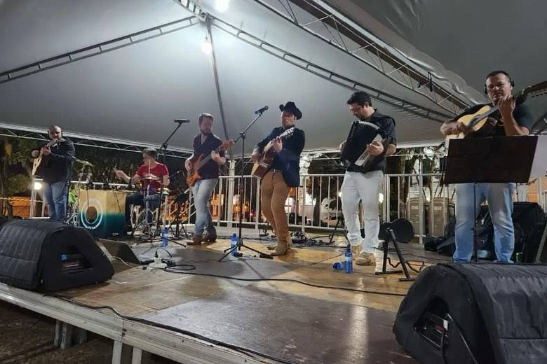 Banda Projeto Raízes