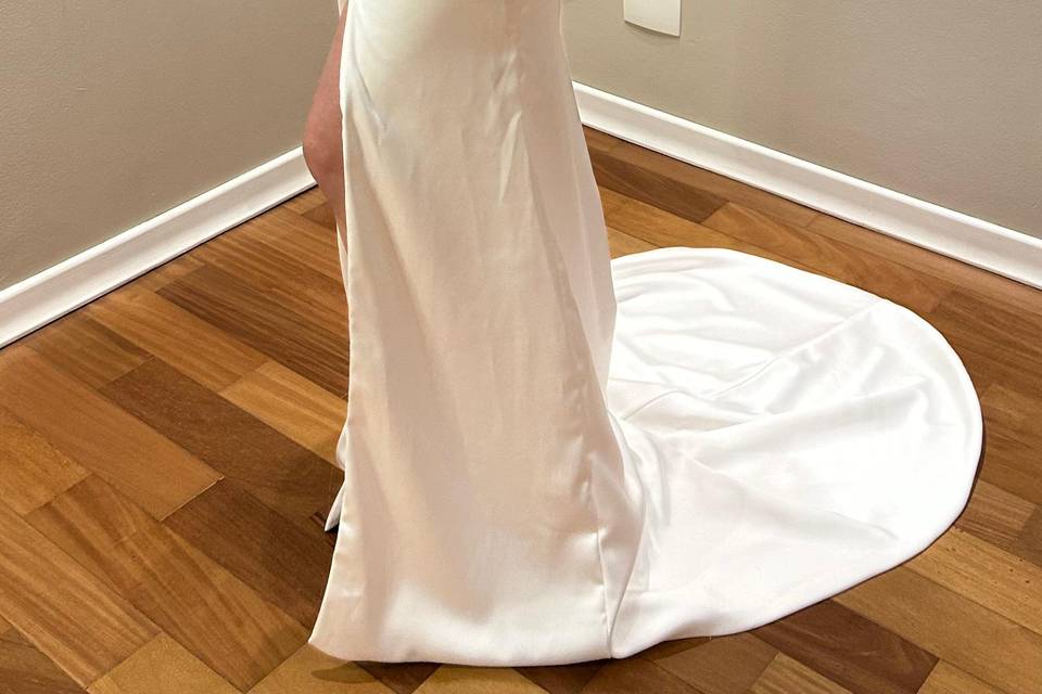 Vestido moderno liso