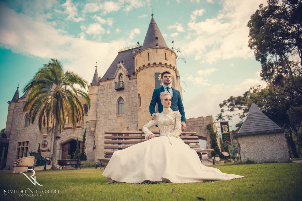 Casal no castelo de Itaipava