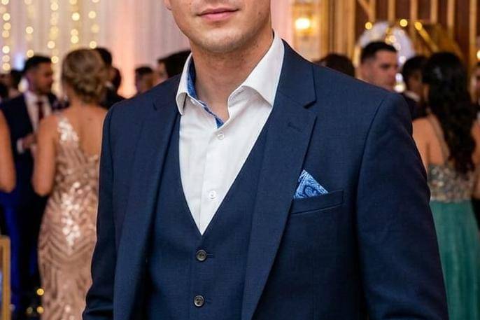 Traje marinho, sofisticado