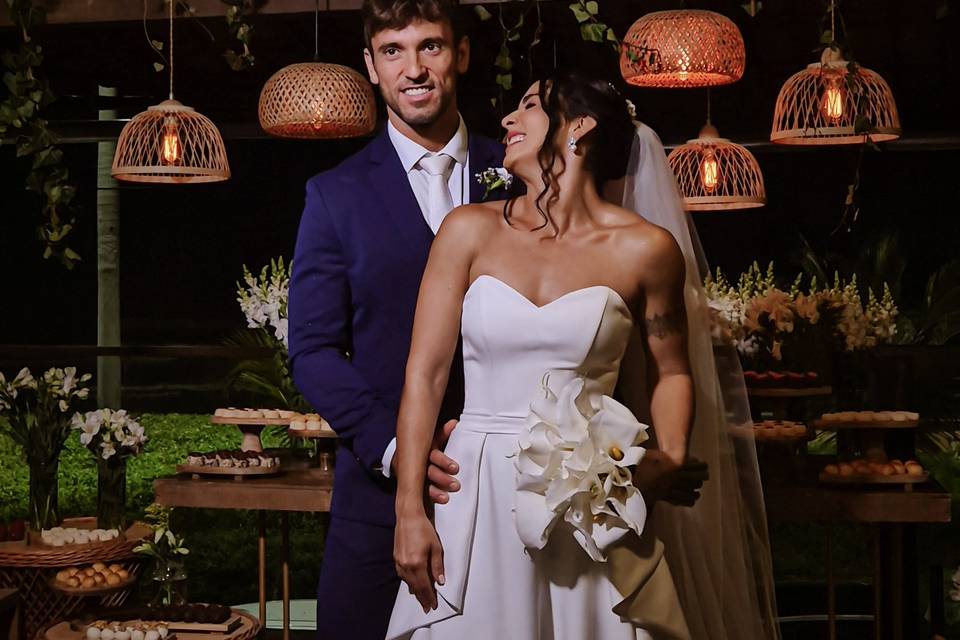 Casal em momento espontâneo