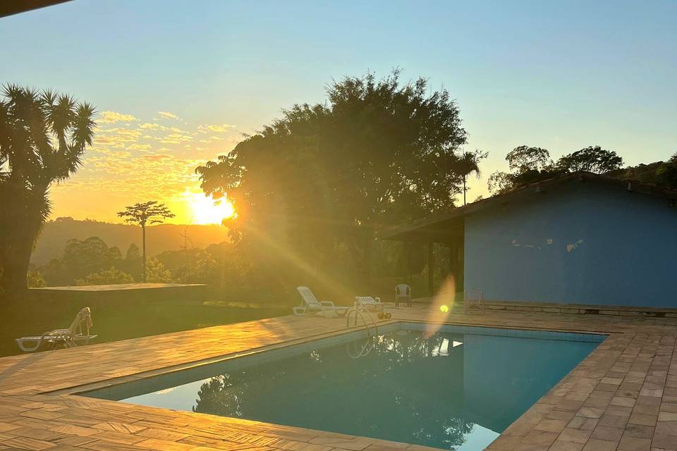 Nascer na piscina