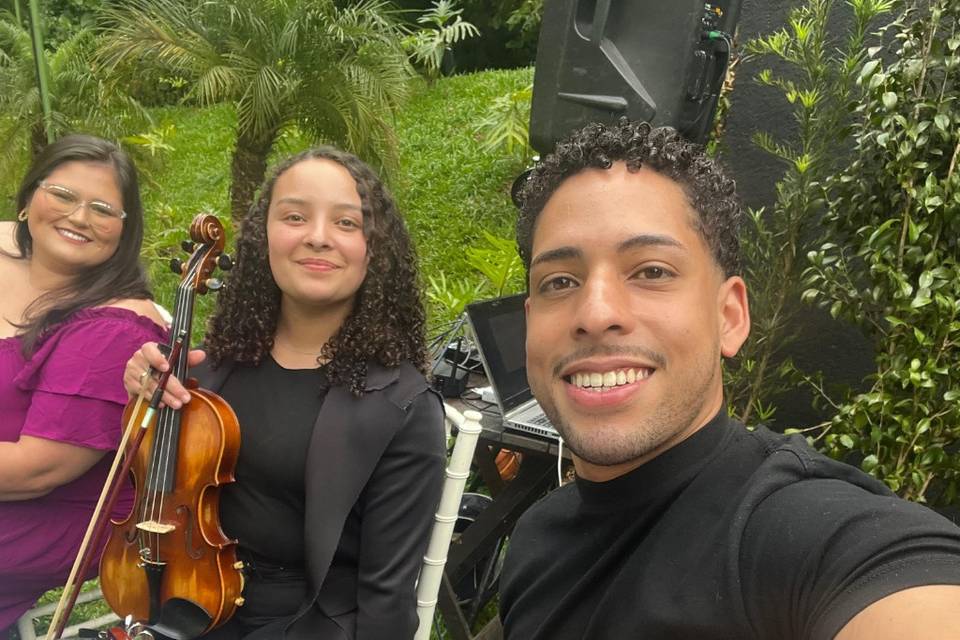 Voz Feminina, Violão e Violino