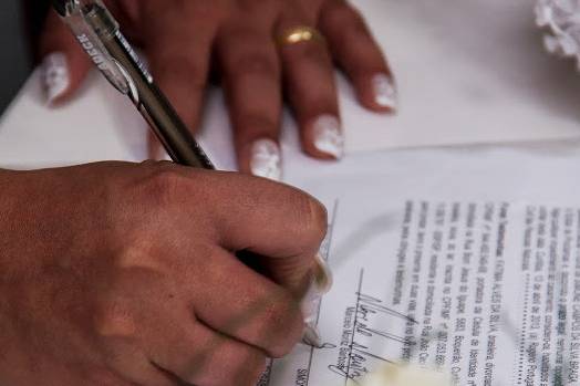 A assinatura dos documentos