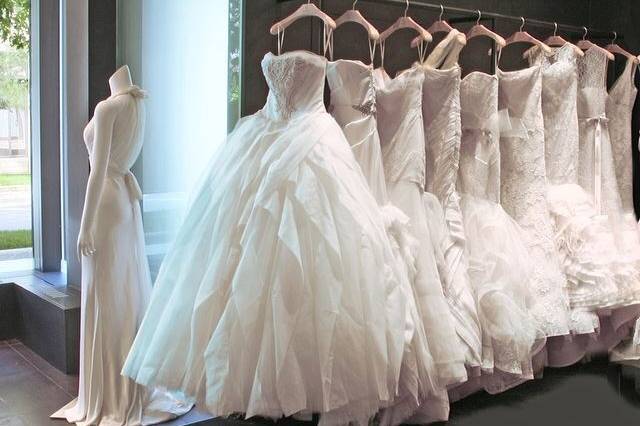 Variedade de vestidos de noiva
