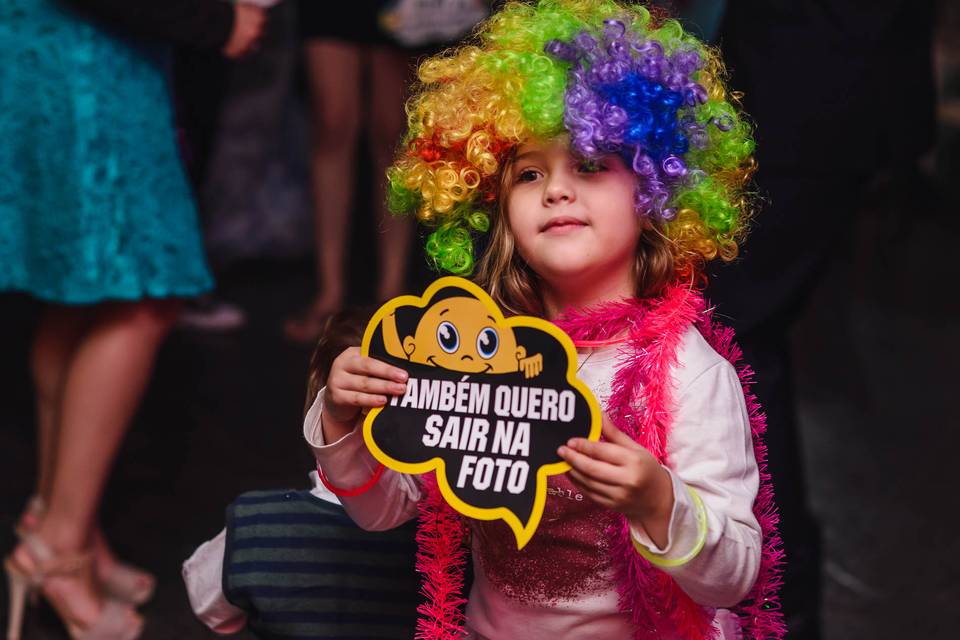 Criança em festa de casamento