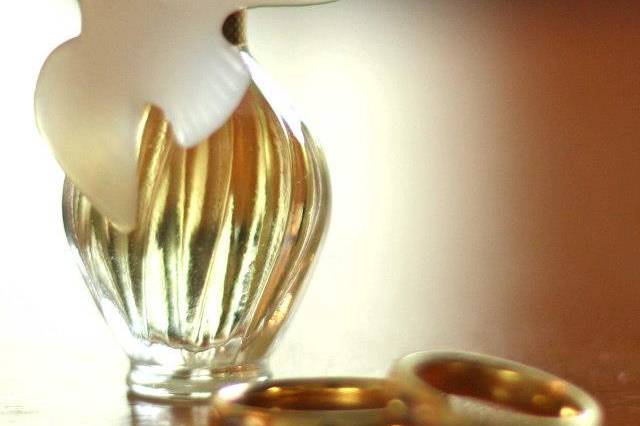 Alianças e perfume