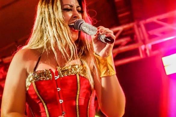 Cantora fantasiada