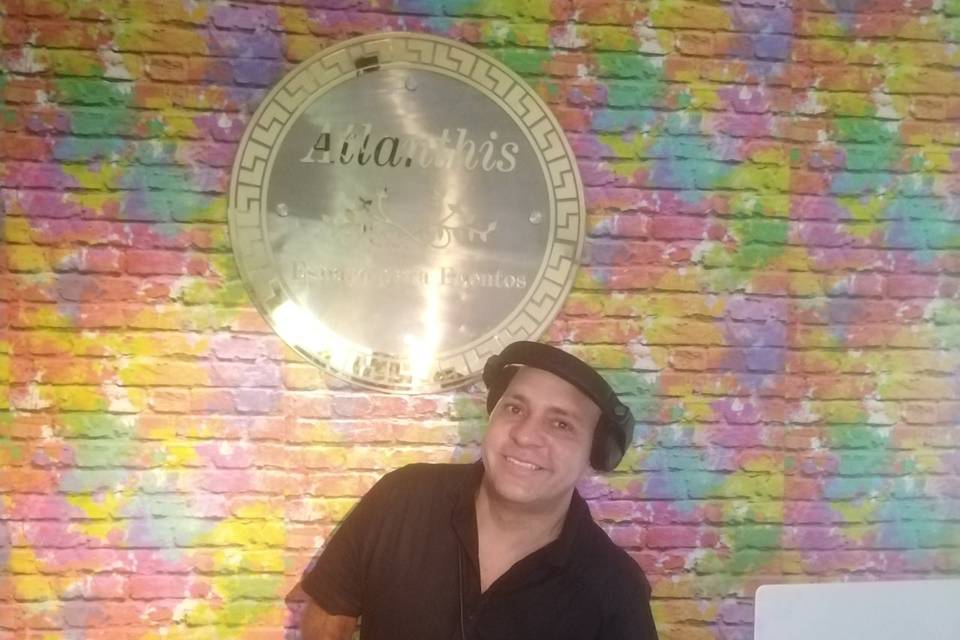 O seu DJ de serviço