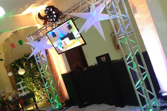 Trave em Alumínio com TV 50