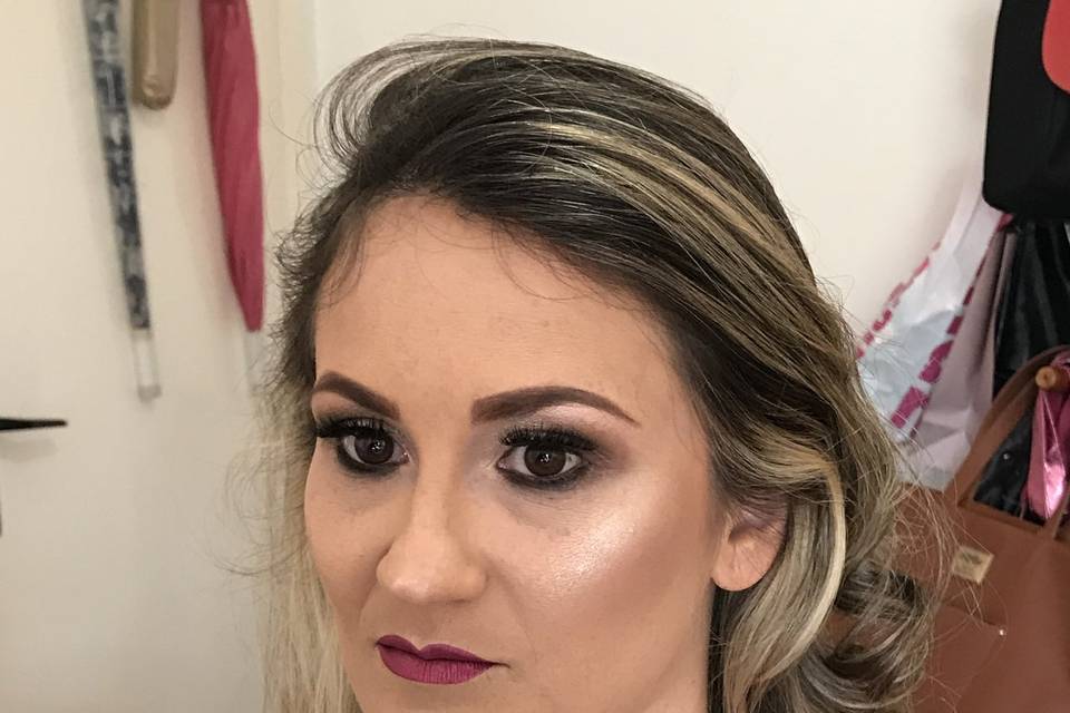 Camila Motta Makeup