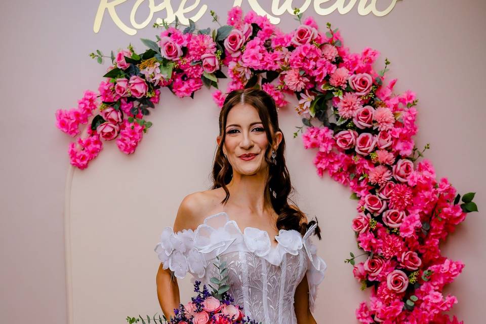 Noiva princesa com buquê