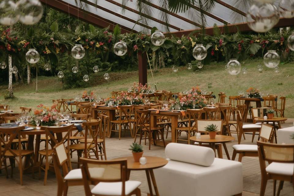 Tenda no jardim