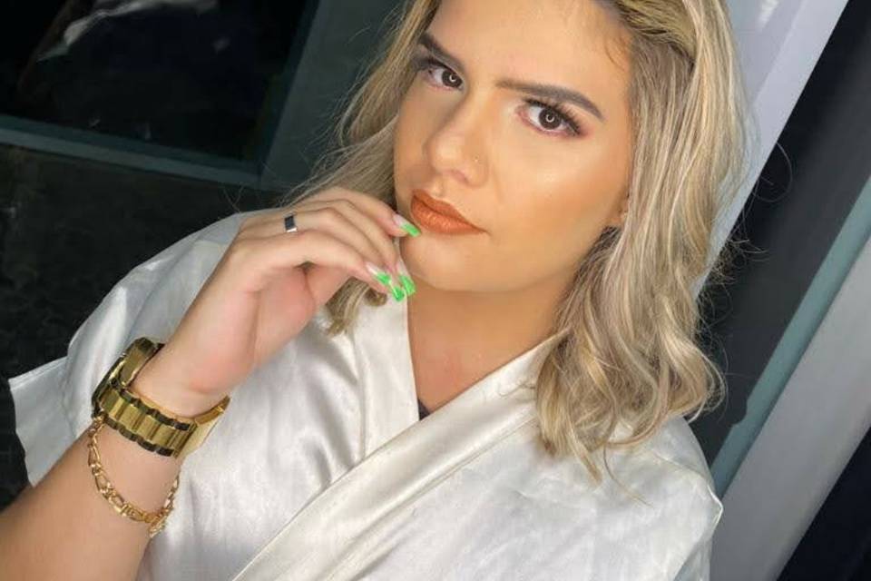 Simone Correia Makeup