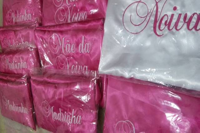 Roupões bordados