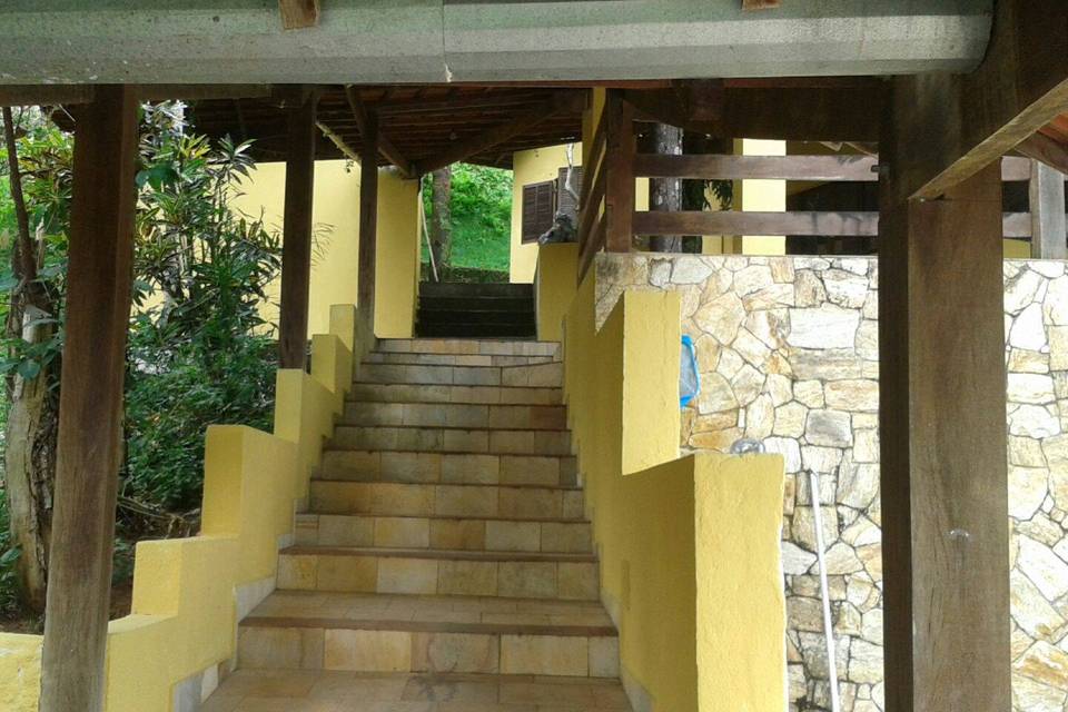 Escada de acesso para a casa