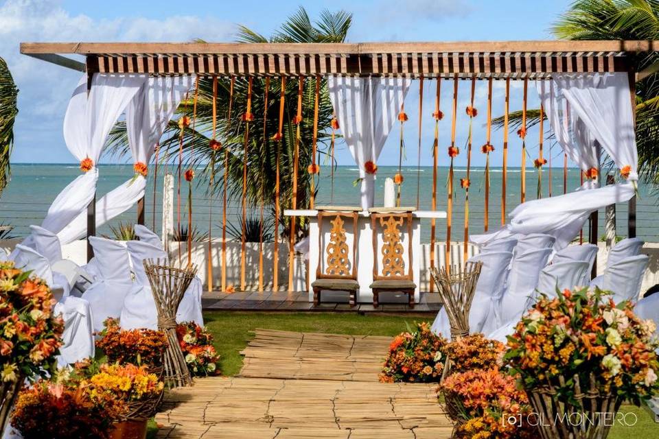 Altar casamento na praia