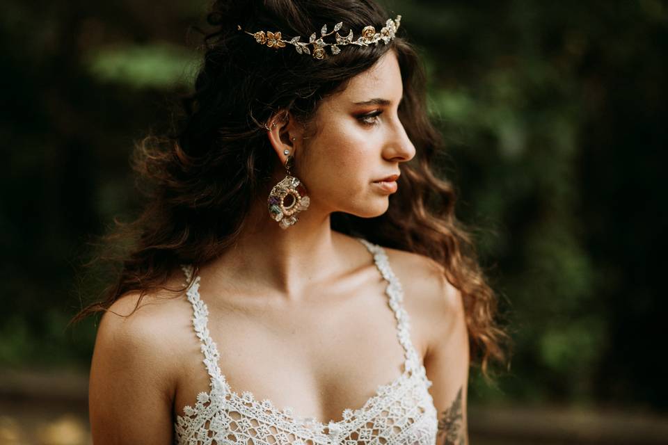 Tiara Lunar
