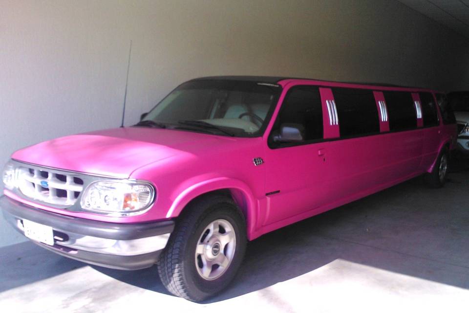 Ford Explorer Pink