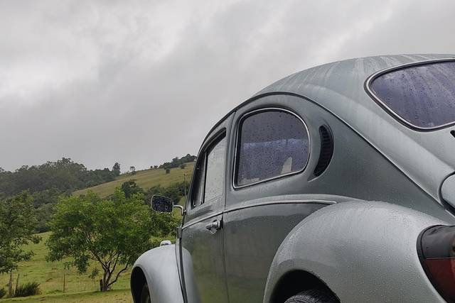 Fusca com rodas tala larga