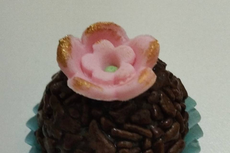 Brigadeiro com lascas nacionai