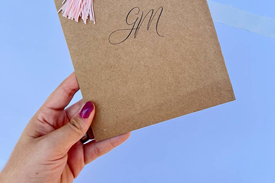 Envelope Kraft com Monograma