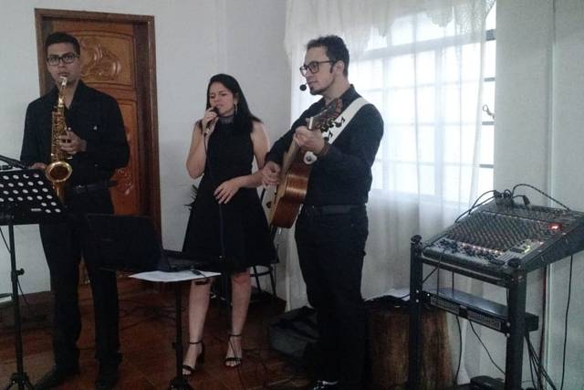 Saxofone, violino e voz