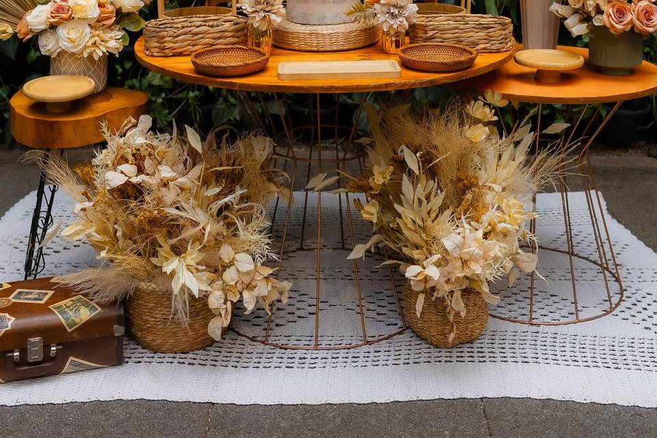 Decoracao com flores secas