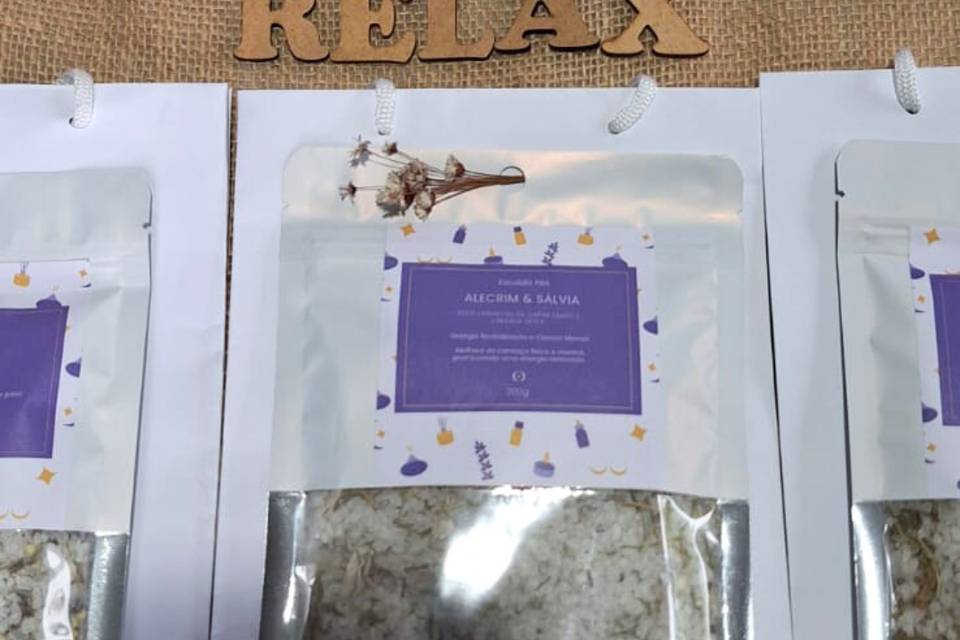 Escalda pés e sacolas brancas