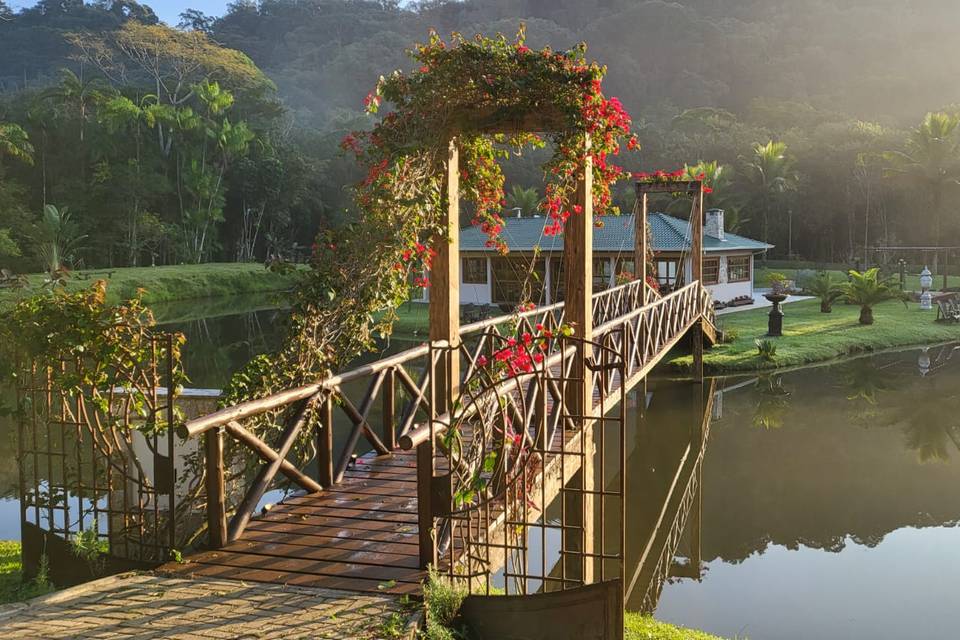 Ponte para o salão de eventos