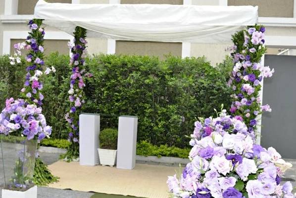 Rosas em tom lilás para decoração externa