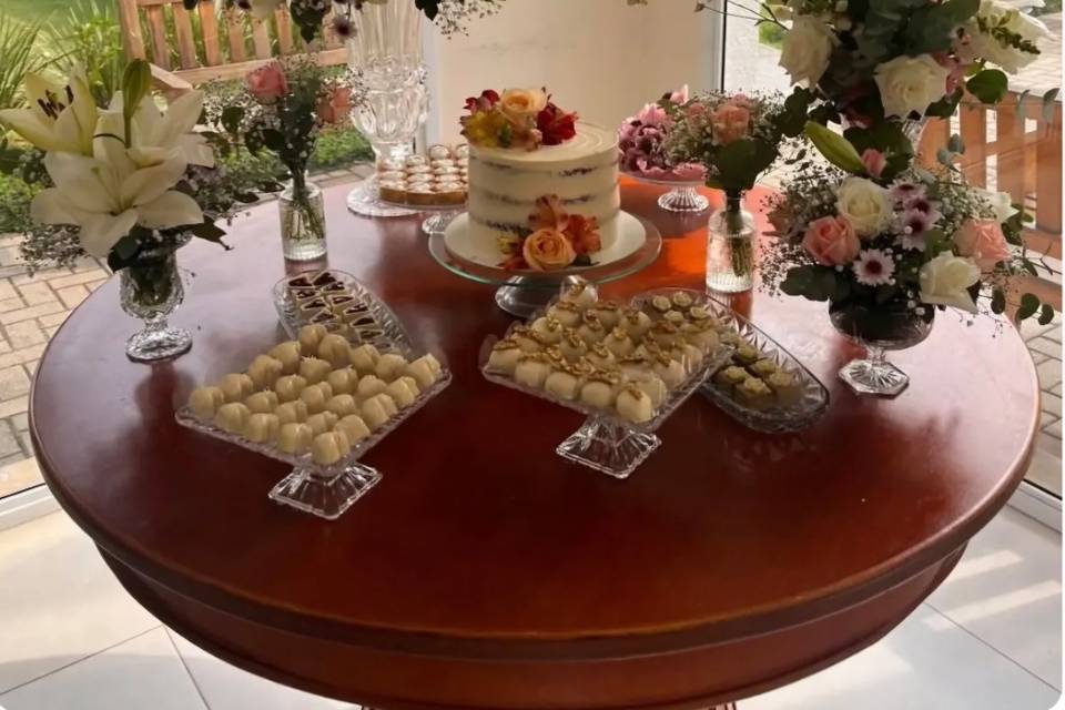 MESA DE DOCES