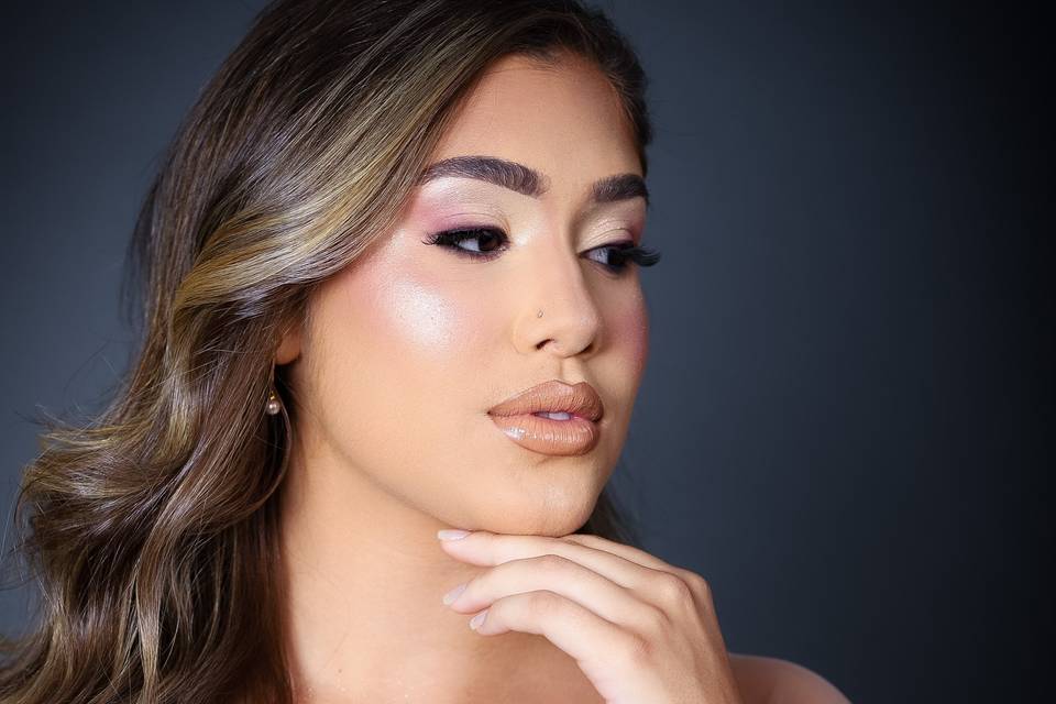 Stephany Coutrim Makeup