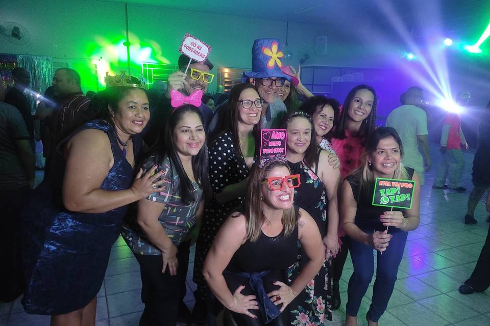 OS convidados se divertem!!