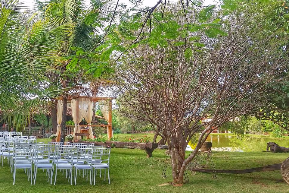 Casamento no jardim do sítio