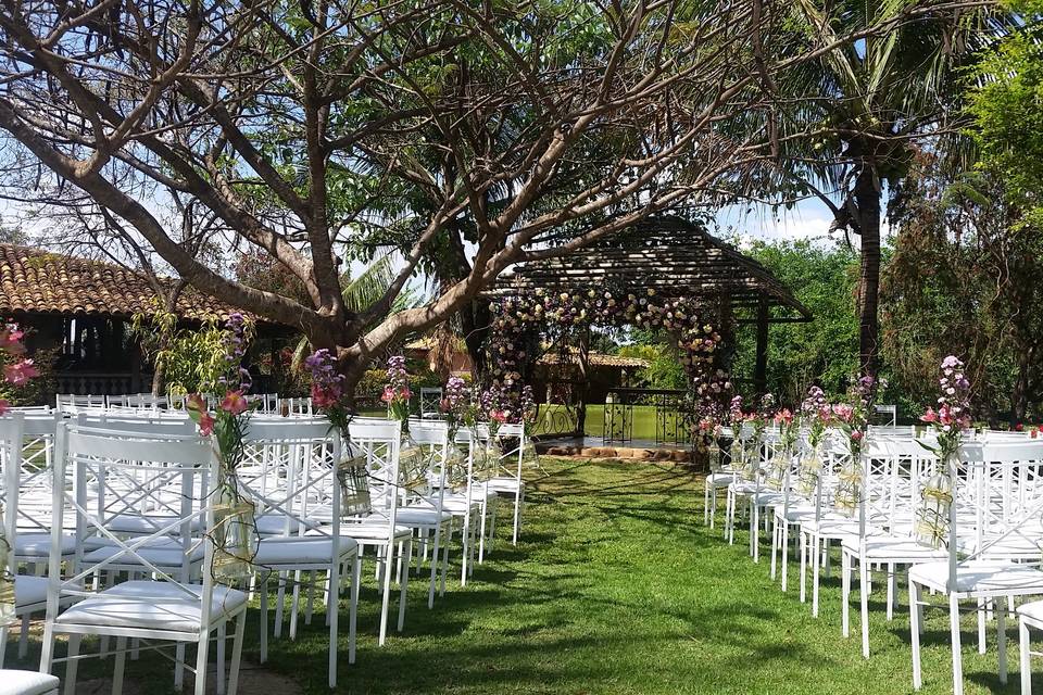 Casamento no jardim do sítio