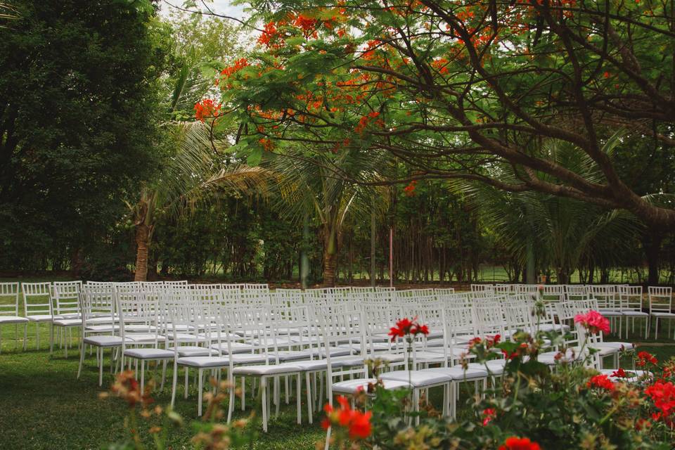 Casamento no jardim do sítio